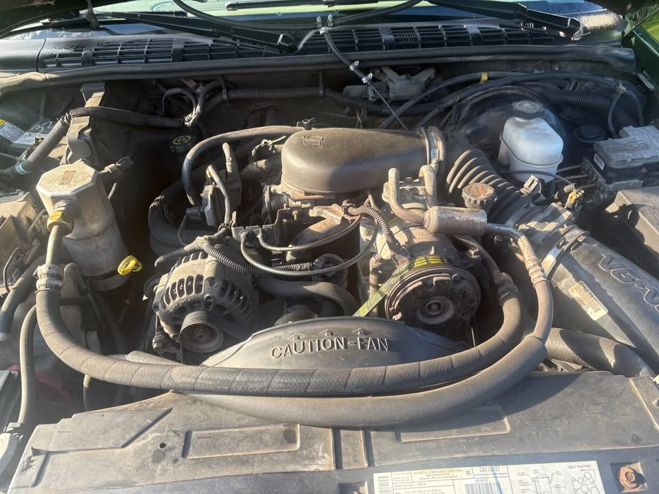 2001 Chevrolet Blazer - Image 2 of 9
