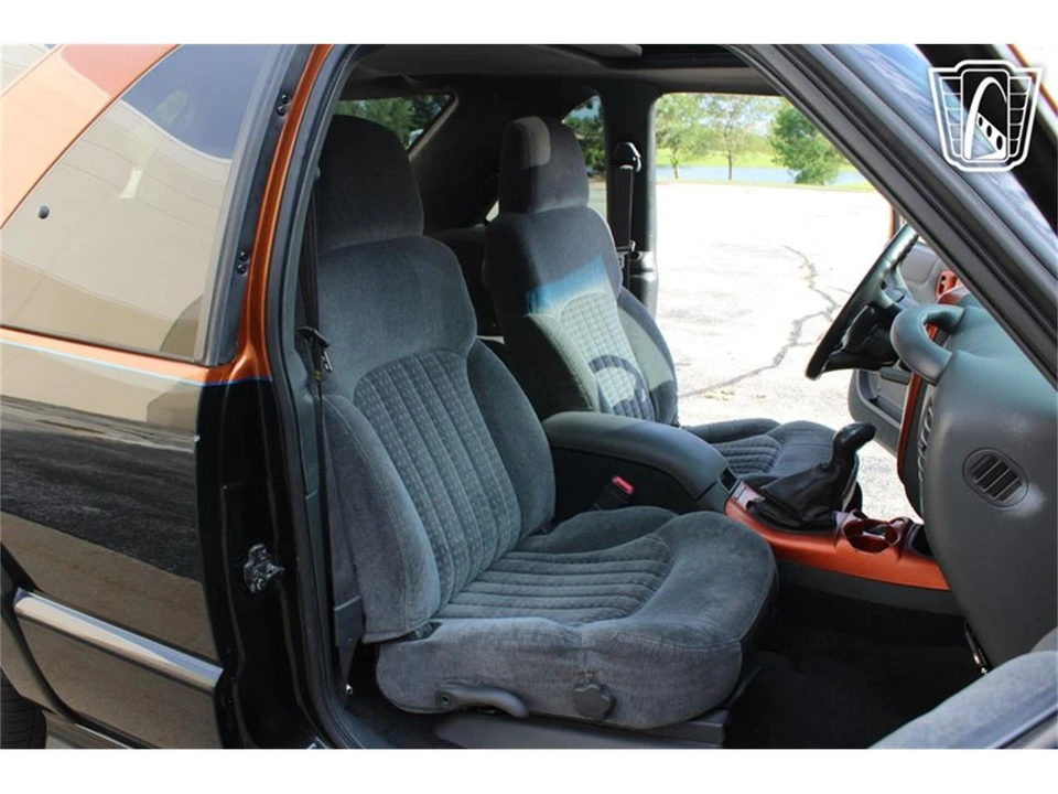 2001 Chevrolet S-10 Blazer 2nd Gen - Image 16 of 31