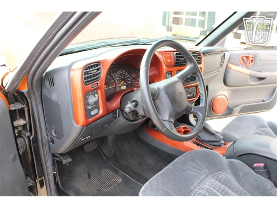 2001 Chevrolet S-10 Blazer 2nd Gen - Image 14 of 31