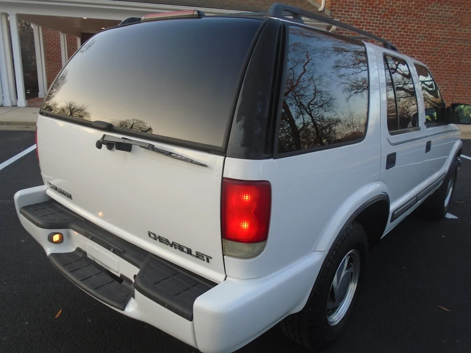 2001 Chevrolet S-10 Blazer 2nd Gen - Image 6 of 21