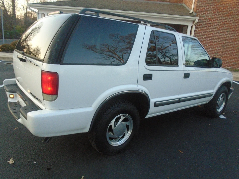 2001 Chevrolet S-10 Blazer 2nd Gen - Image 7 of 21