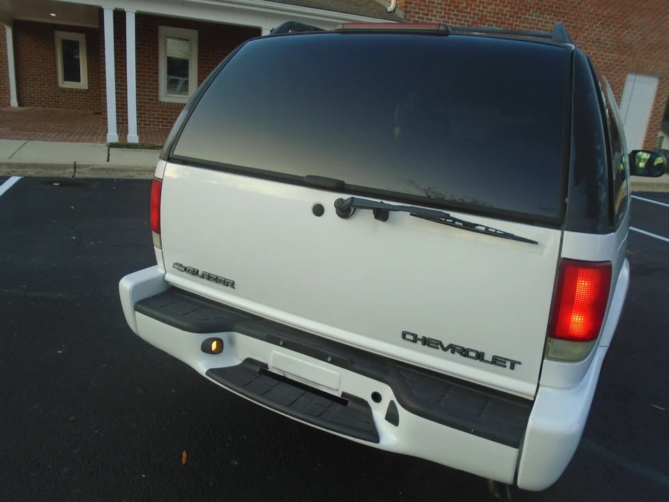 2001 Chevrolet S-10 Blazer 2nd Gen - Image 5 of 21