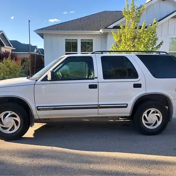 2001 Chevrolet Blazer 1LT Sport Utility 4D