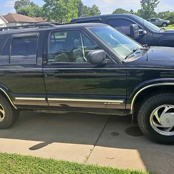 2001 Chevrolet Blazer 1LT Sport Utility 4D
