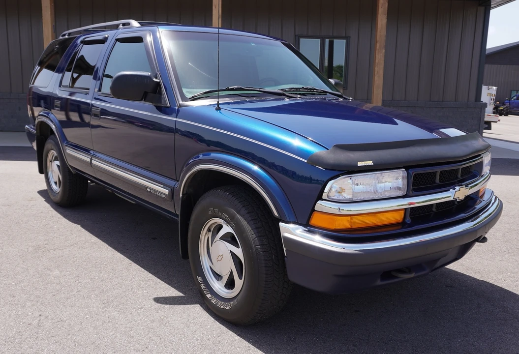 2001 Chevrolet S-10 Blazer 2nd Gen - Image 2 of 20