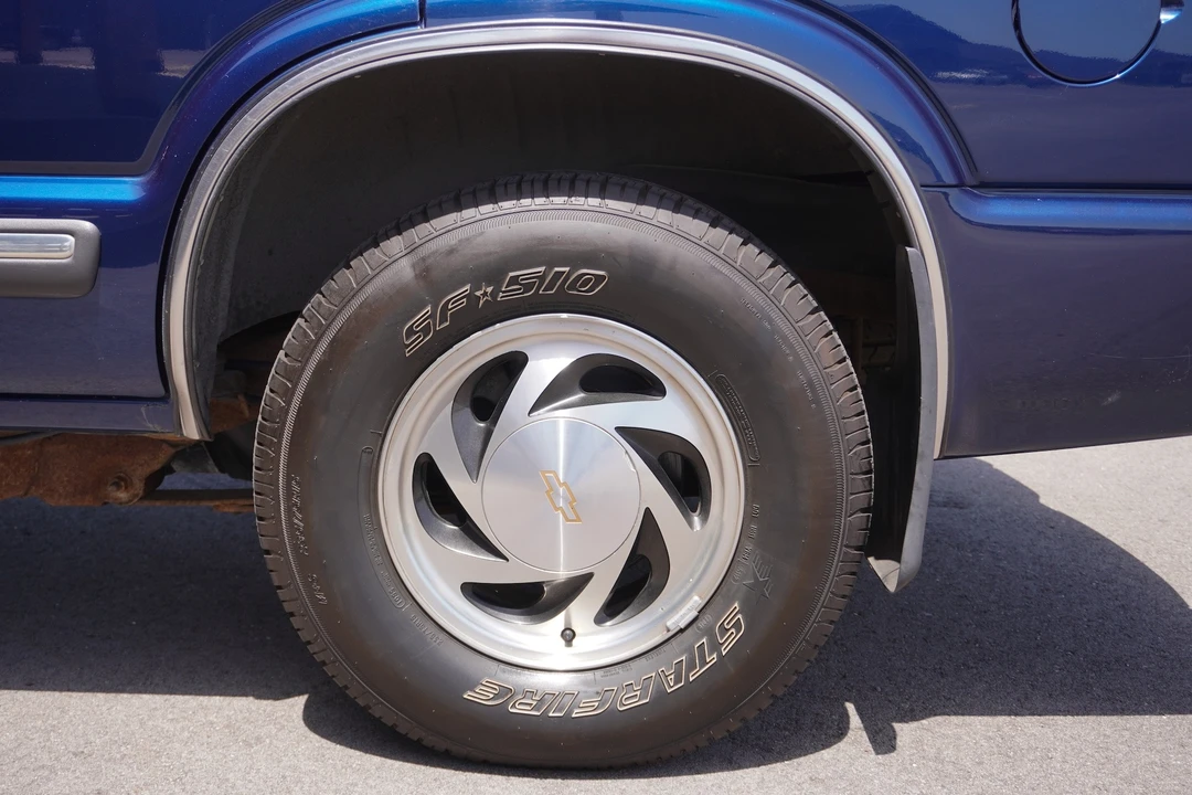 2001 Chevrolet S-10 Blazer 2nd Gen - Image 10 of 20