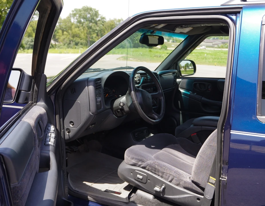 2001 Chevrolet S-10 Blazer 2nd Gen - Image 13 of 20