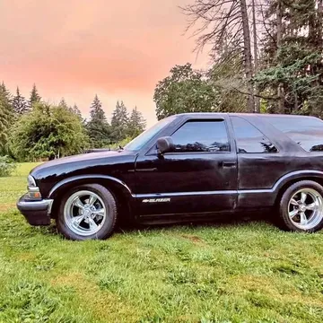 2001 Chevrolet Blazer LS Sport Utility 2D