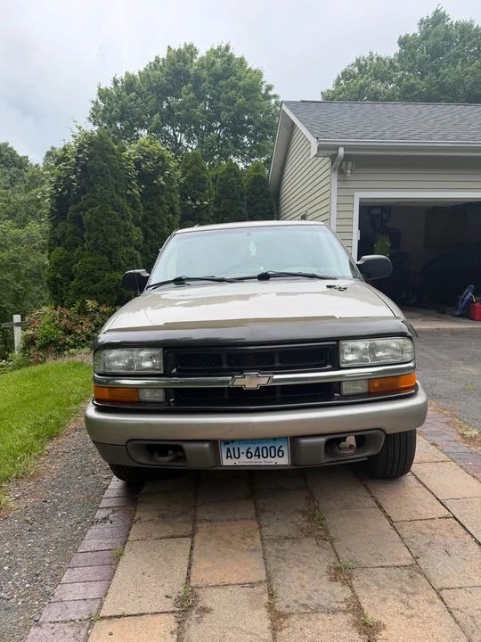 2001 Chevrolet S-10 Blazer 2nd Gen - Image 11 of 12