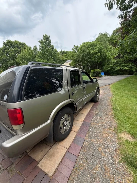 2001 Chevrolet S-10 Blazer 2nd Gen - Image 5 of 12