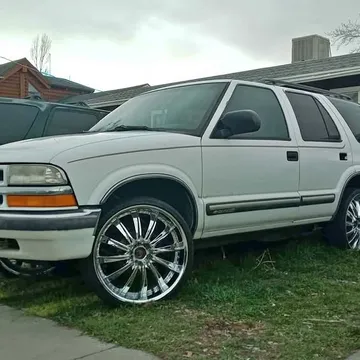 2001 Chevrolet Blazer LS Sport Utility 4D