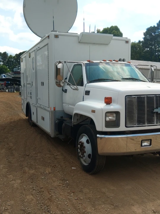 2001 Chevrolet Kodiak - Image 2 of 15