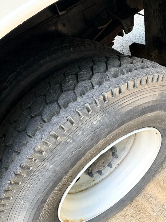 2001 Chevrolet Kodiak - Image 7 of 21