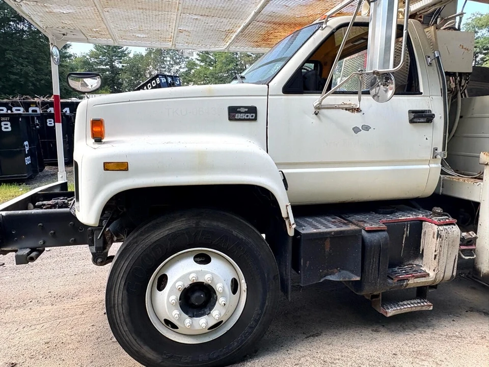 2001 Chevrolet Kodiak - Image 8 of 21