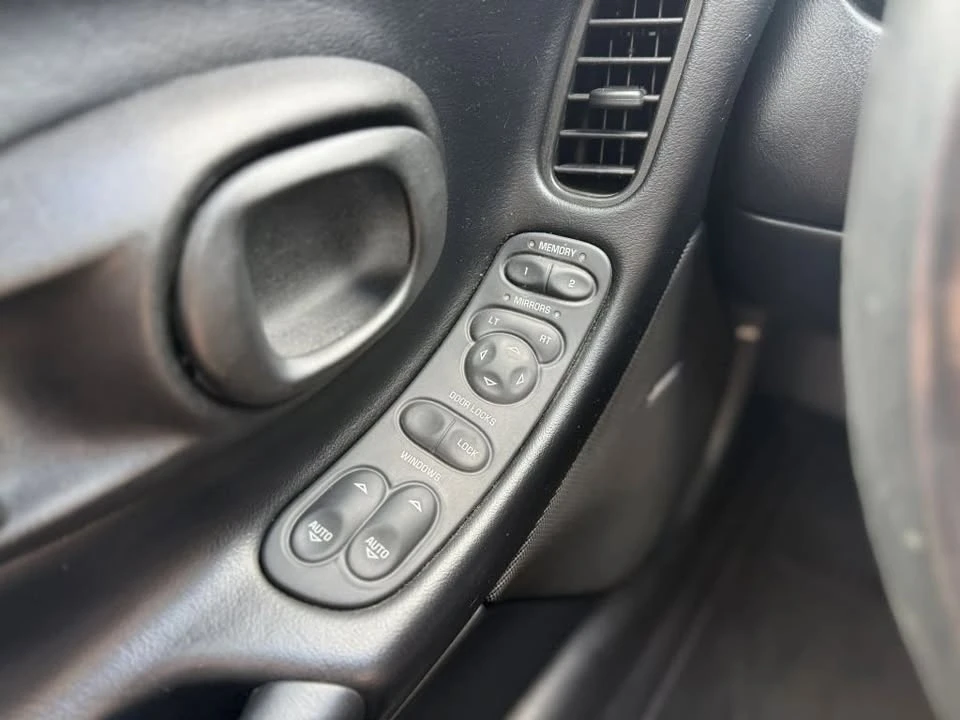 2001 Chevrolet Corvette C5 - Image 11 of 20