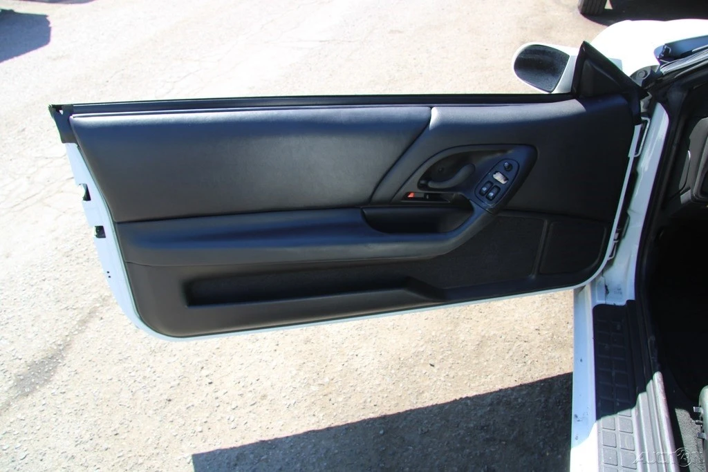 2001 Chevrolet Camaro 4th Gen - Image 13 of 21