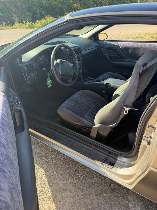 2001 Chevrolet Camaro 4th Gen - Image 2 of 5