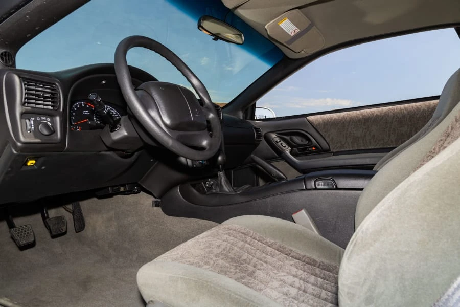 2001 Chevrolet Camaro 4th Gen - Image 18 of 27