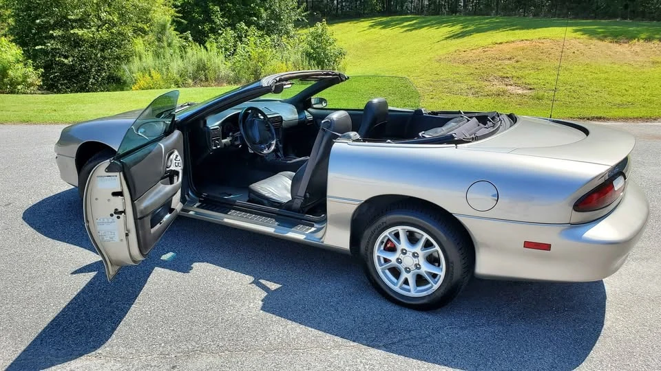 2001 Chevrolet Camaro 4th Gen - Image 2 of 8