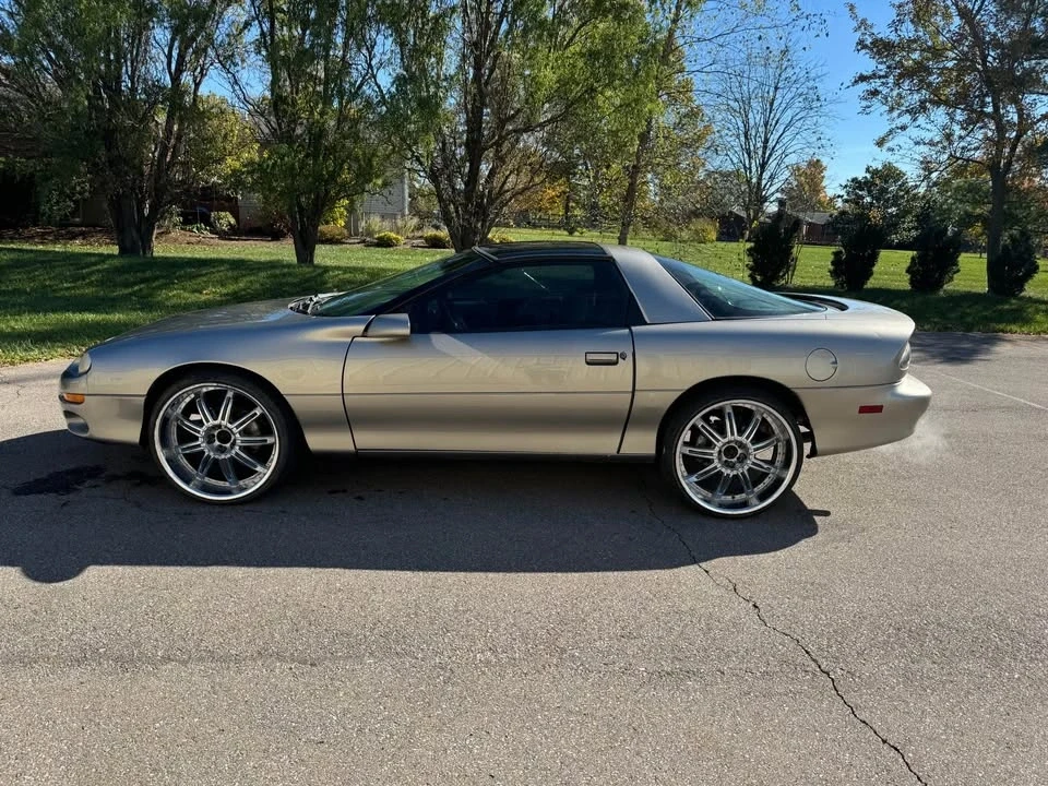 2001 Chevrolet Camaro 4th Gen - Image 2 of 11
