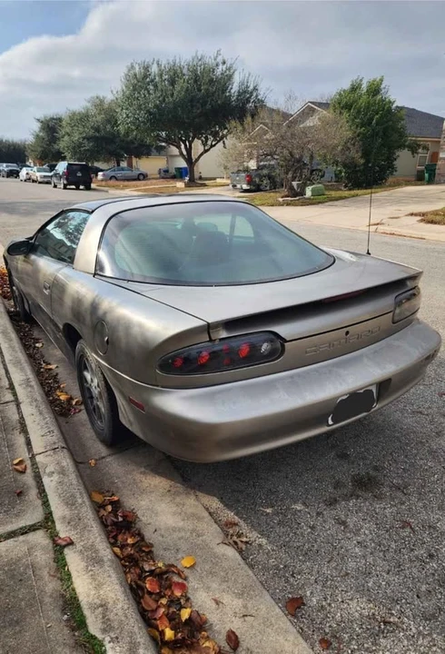 2001 Chevrolet Camaro 4th Gen - Image 2 of 3