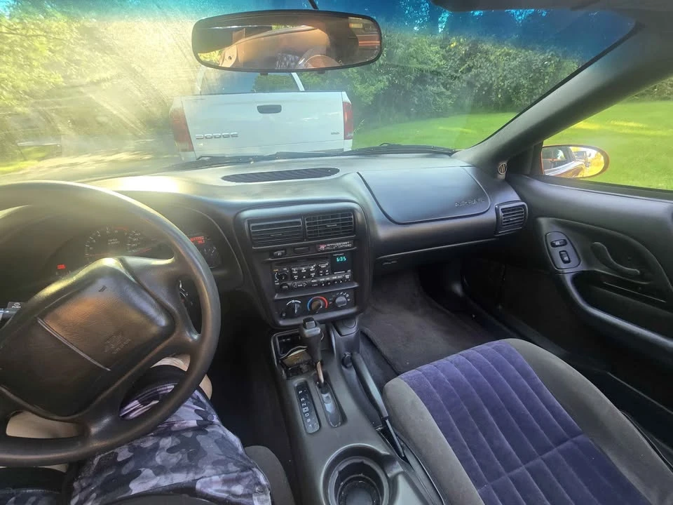 2001 Chevrolet Camaro 4th Gen - Image 12 of 17