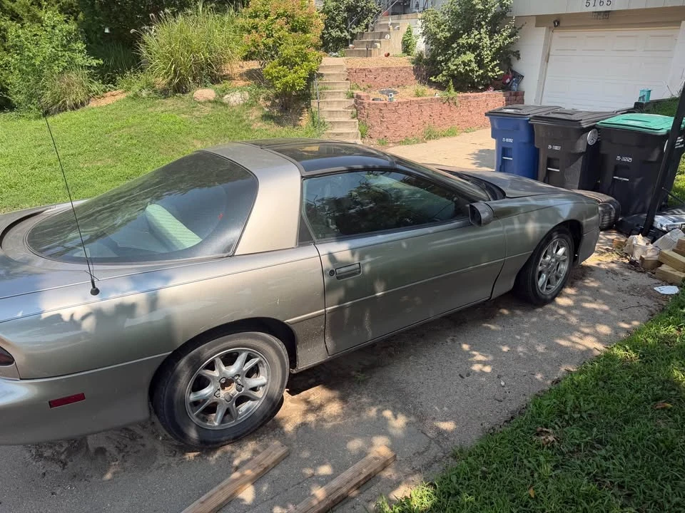 2001 Chevrolet Camaro 4th Gen - Image 2 of 5