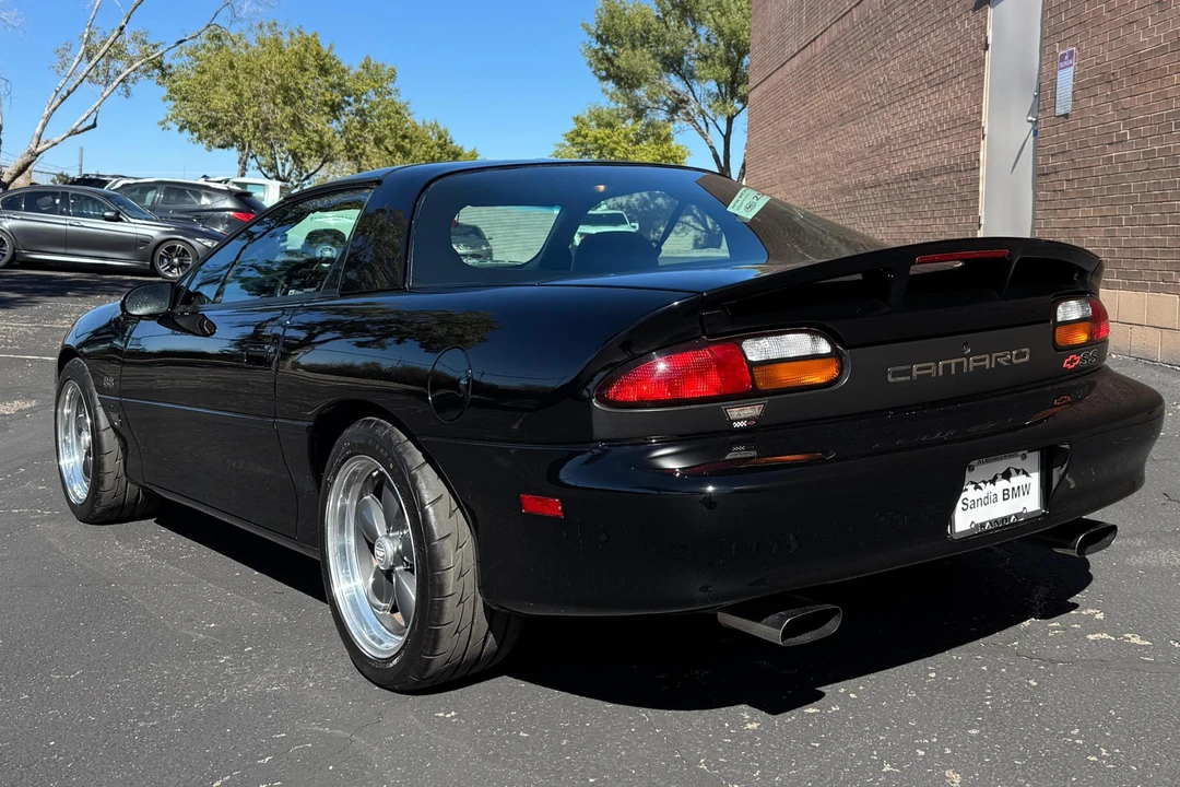 2001 Chevrolet Camaro SS 4th Gen - Image 4 of 31