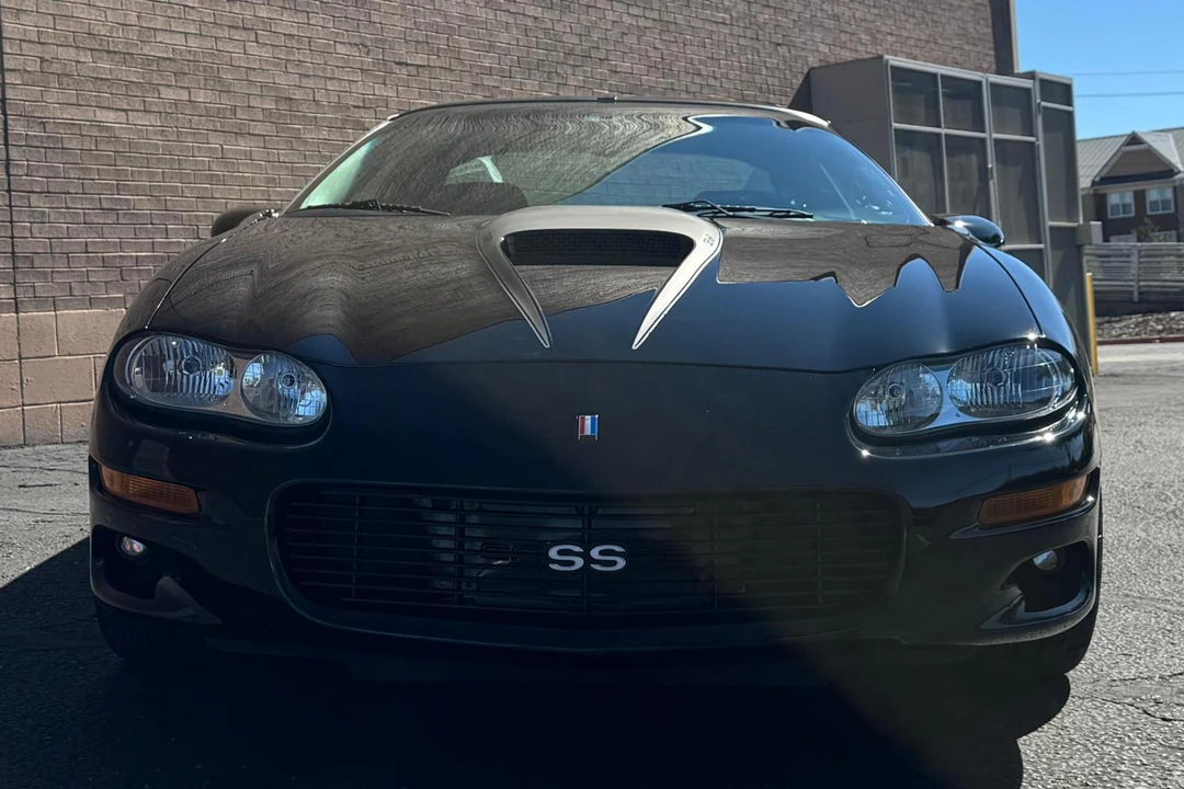 2001 Chevrolet Camaro SS 4th Gen - Image 2 of 31