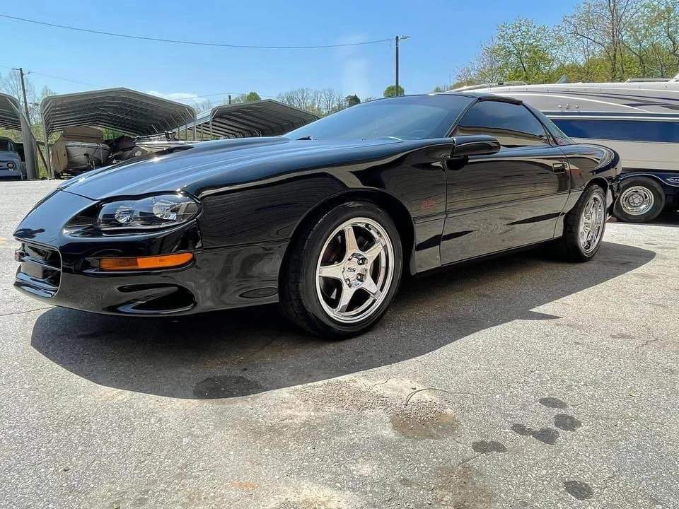 2001 Chevrolet Camaro 4th Gen - Image 2 of 9