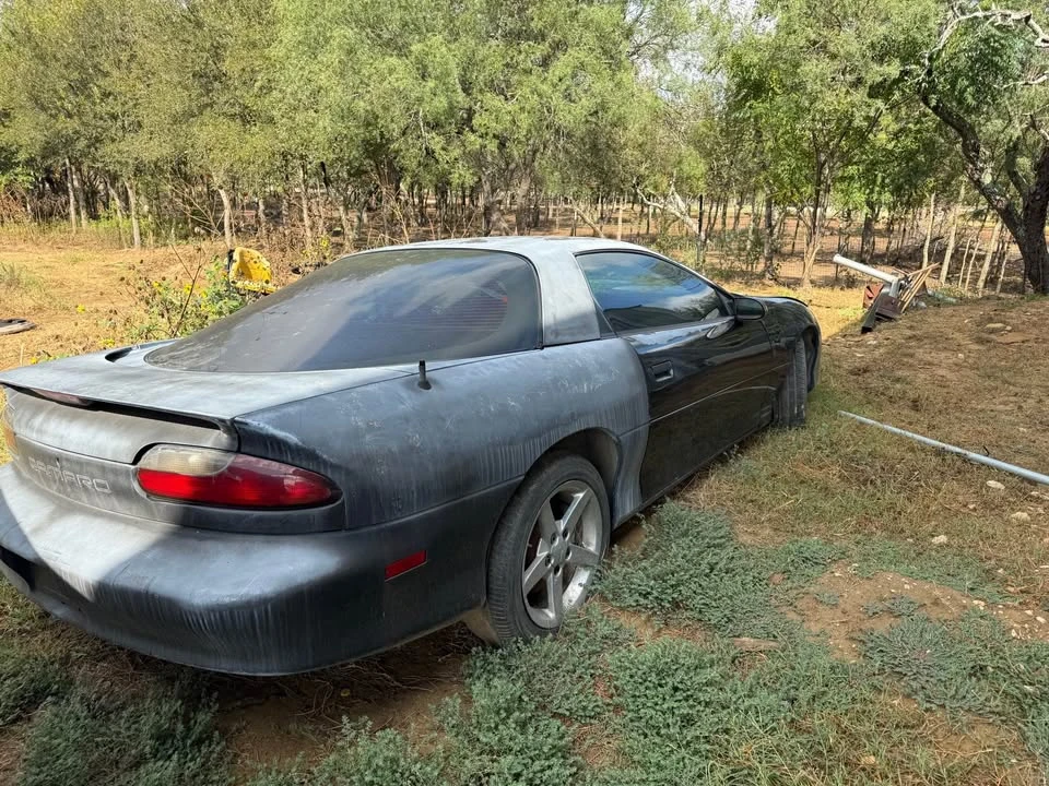 2001 Chevrolet Camaro 4th Gen - Image 2 of 6