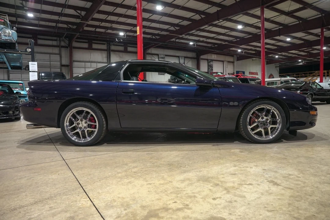 2001 Chevrolet Camaro SS 4th Gen - Image 10 of 21