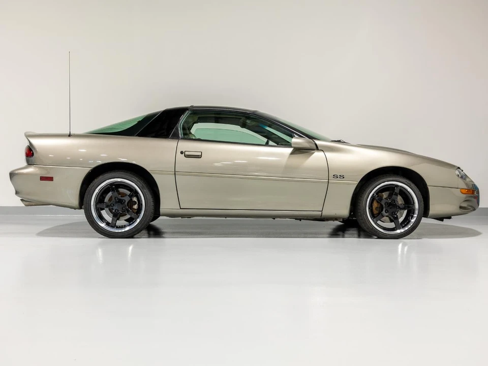 2001 Chevrolet Camaro SS 4th Gen - Image 10 of 31
