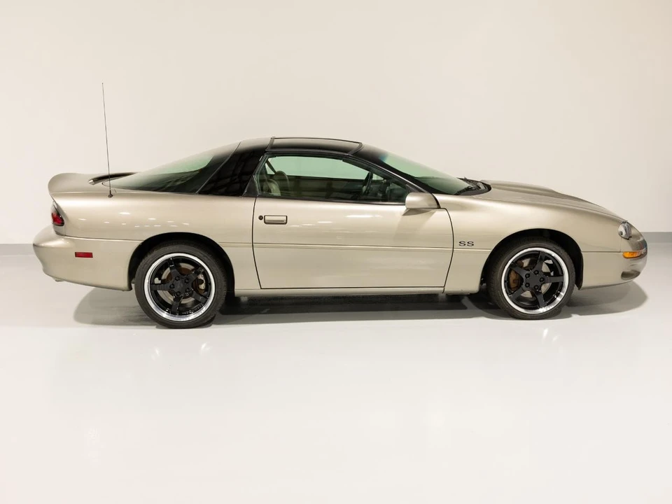2001 Chevrolet Camaro SS 4th Gen - Image 12 of 31