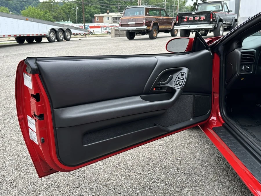 2001 Chevrolet Camaro SS 4th Gen - Image 22 of 31