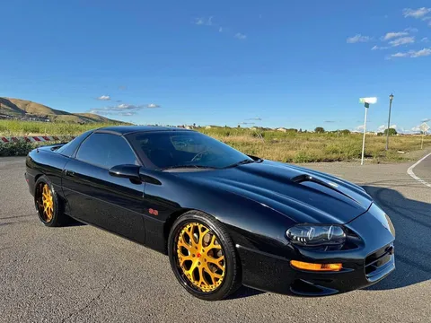 2001 Chevrolet Camaro SS Coupe 2D