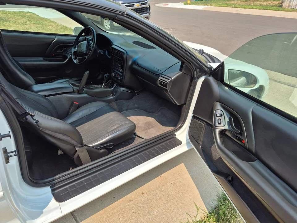 2001 Chevrolet Camaro SS 4th Gen - Image 15 of 21