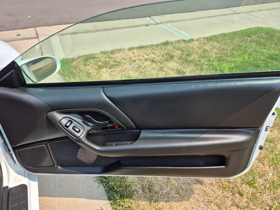 2001 Chevrolet Camaro SS 4th Gen - Image 11 of 21