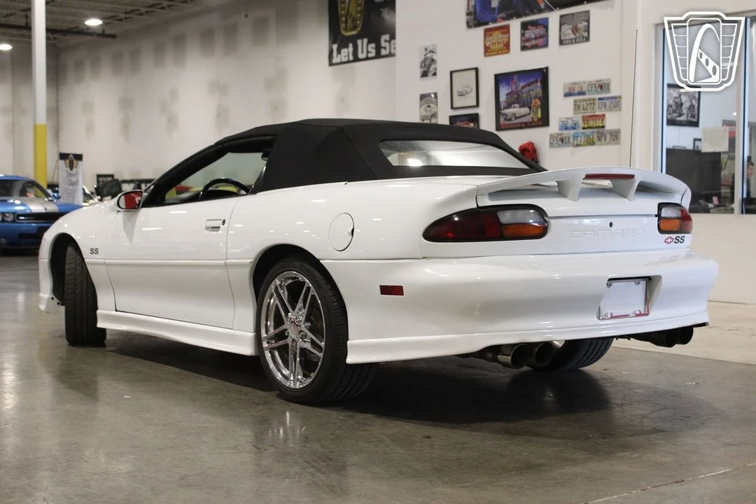 2001 Chevrolet Camaro SS 4th Gen - Image 10 of 12