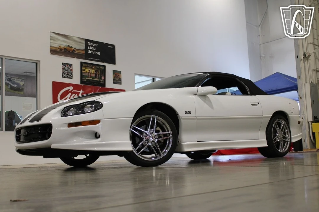 2001 Chevrolet Camaro SS 4th Gen - Image 5 of 12