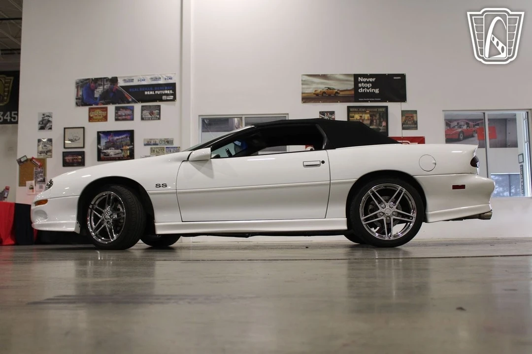 2001 Chevrolet Camaro SS 4th Gen - Image 8 of 12