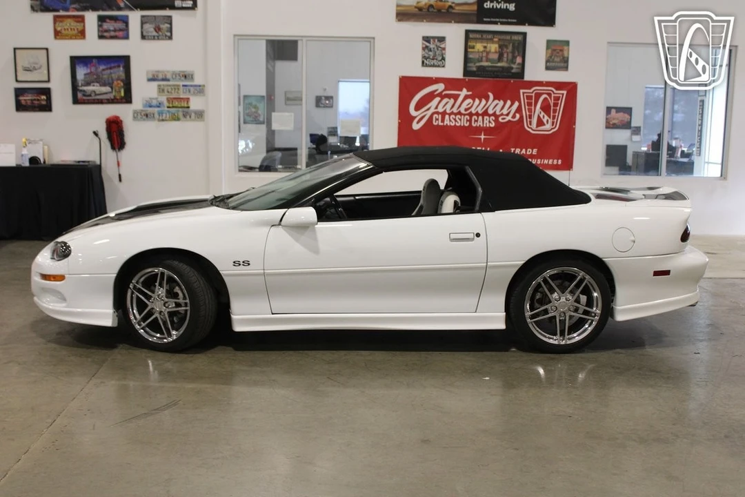 2001 Chevrolet Camaro SS 4th Gen - Image 6 of 12