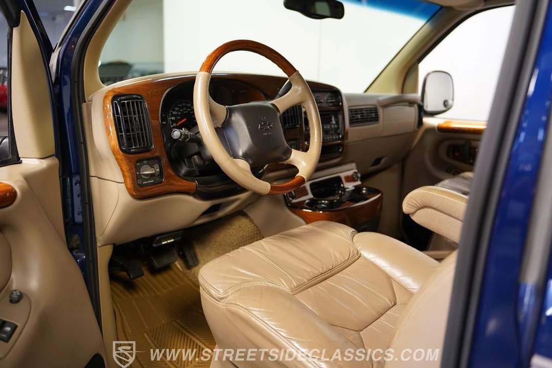 2001 Chevrolet Express - Image 4 of 21