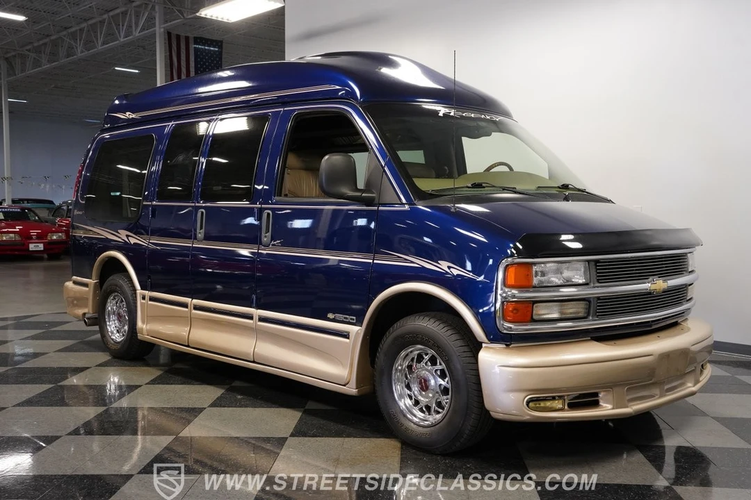 2001 Chevrolet Express - Image 16 of 21