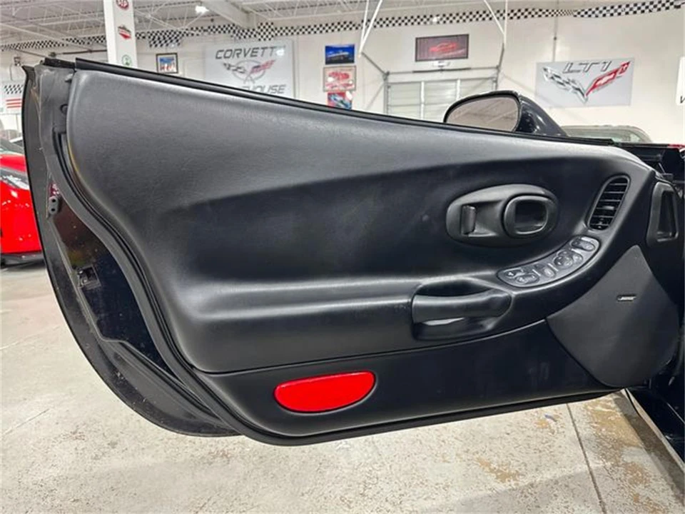 2001 Chevrolet Corvette C5 - Image 14 of 30