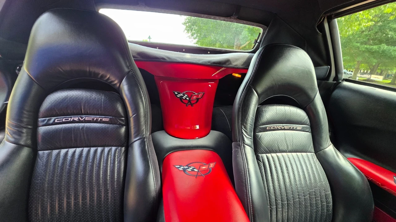 2001 Chevrolet Corvette C5 - Image 12 of 20