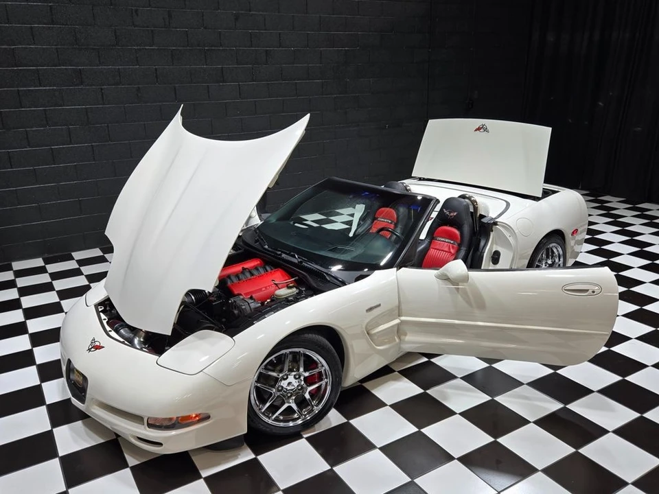 2001 Chevrolet Corvette C5 - Image 2 of 12