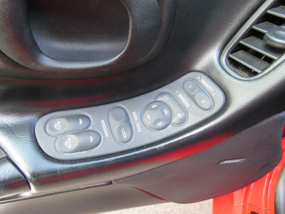 2001 Chevrolet Corvette C5 - Image 17 of 31