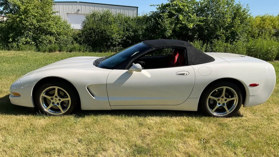 2001 Chevrolet Corvette C5 - Image 2 of 11
