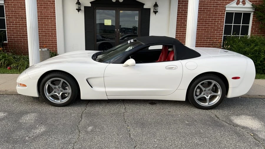 2001 Chevrolet Corvette C5 - Image 2 of 13